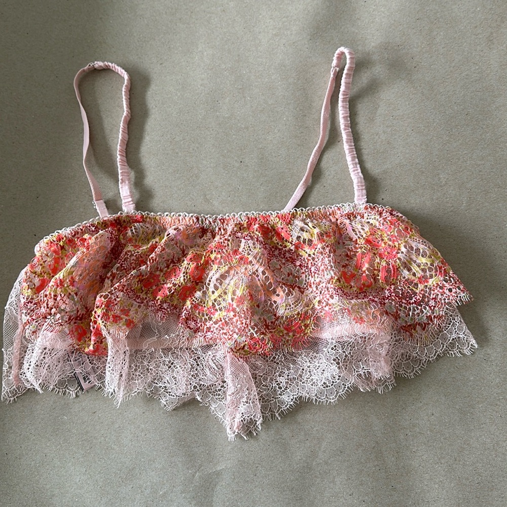 NWT Victoria’s Secret Lace Bralette